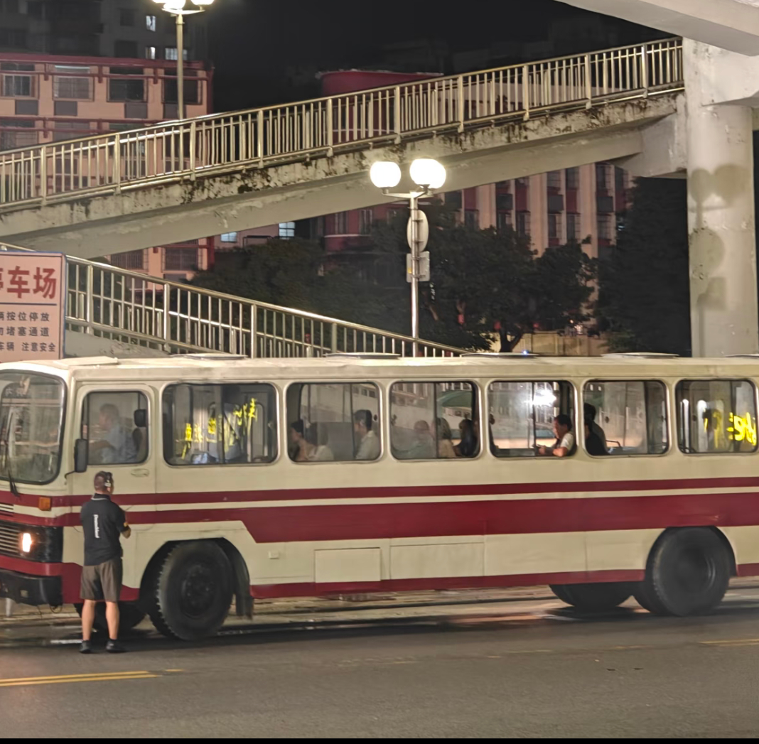 公交车居然是这样式儿的