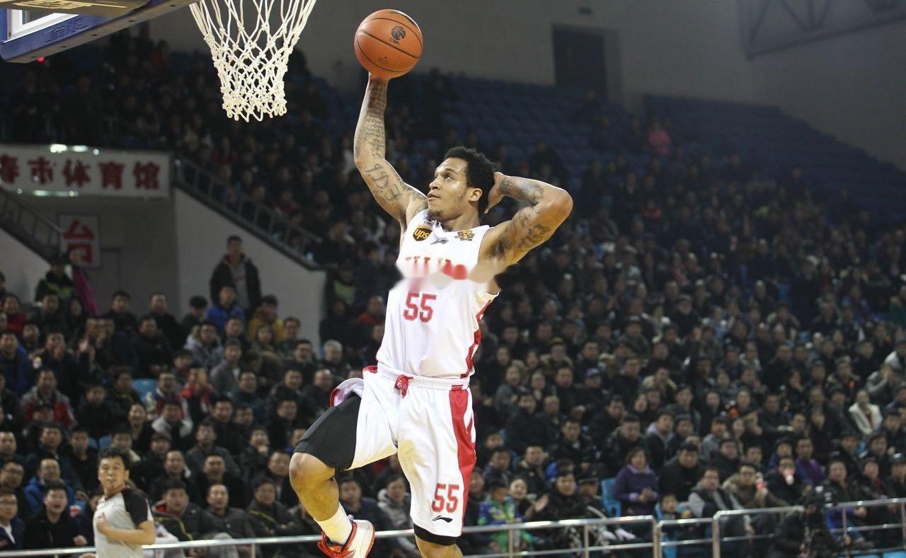 CBA季后赛广厦101-93上海CBA季后赛对决再燃战火，广厦坐镇主场以101: