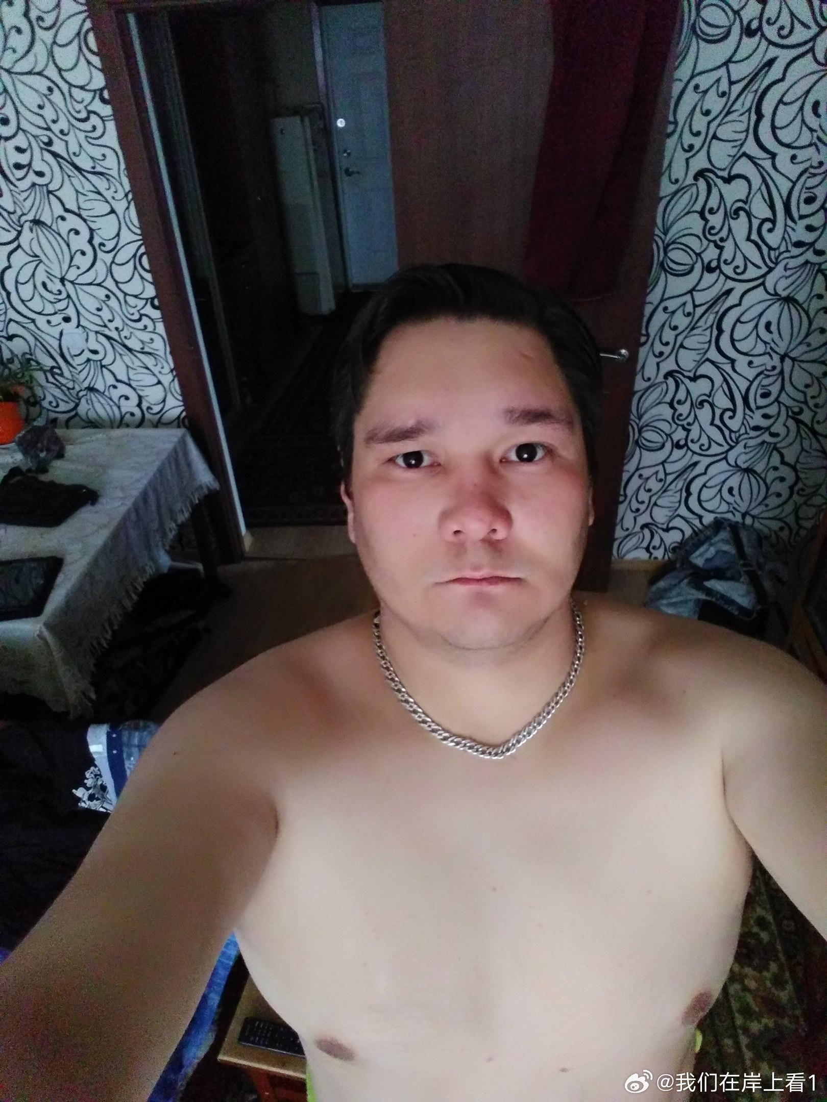 不要误认，他是俄罗斯人但是死在了乌克兰。他的老家在阿纳德尔斯克属于蒙古人种，在明