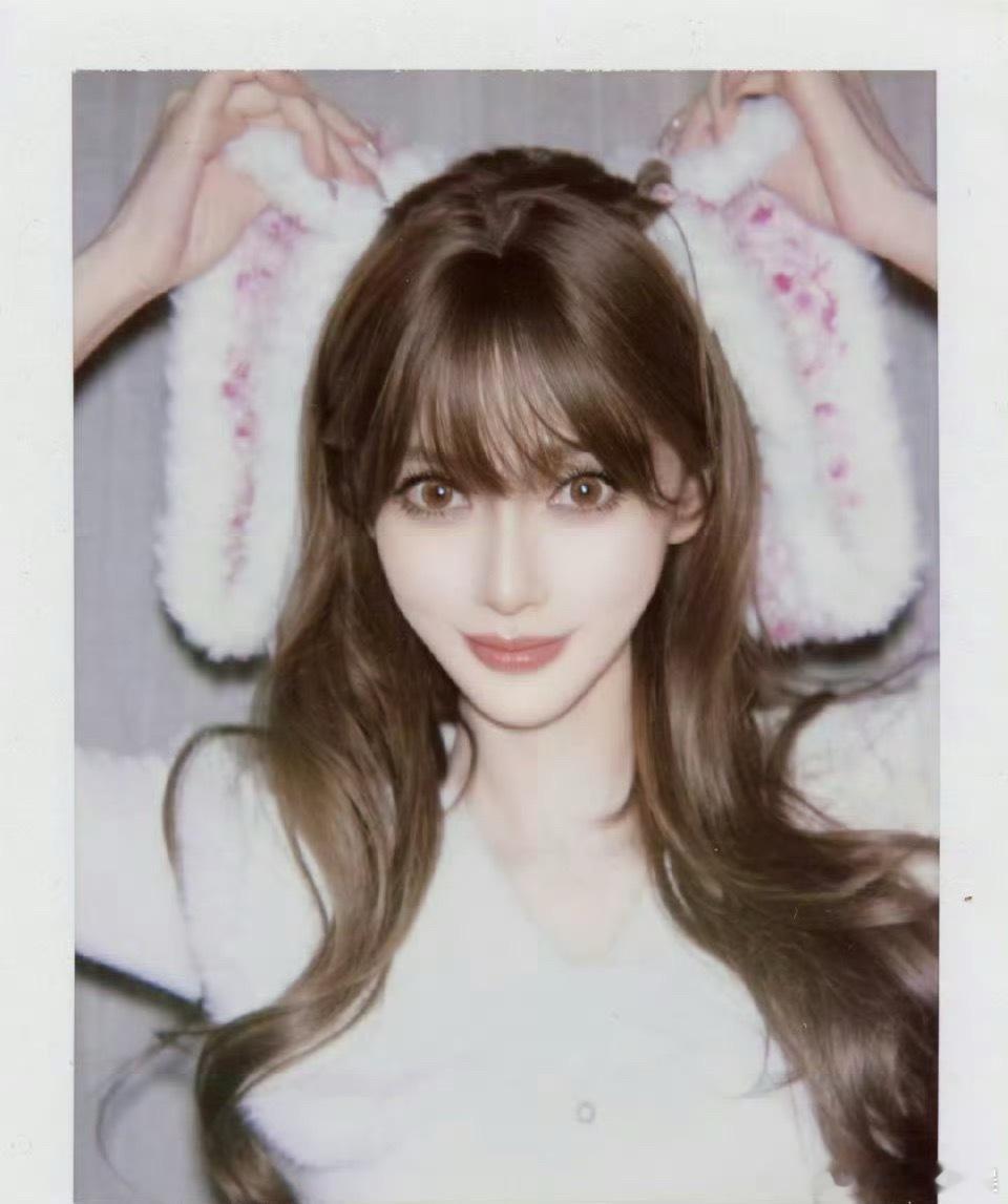 Angelababy兔耳朵撕拉片好伟大的一张脸 