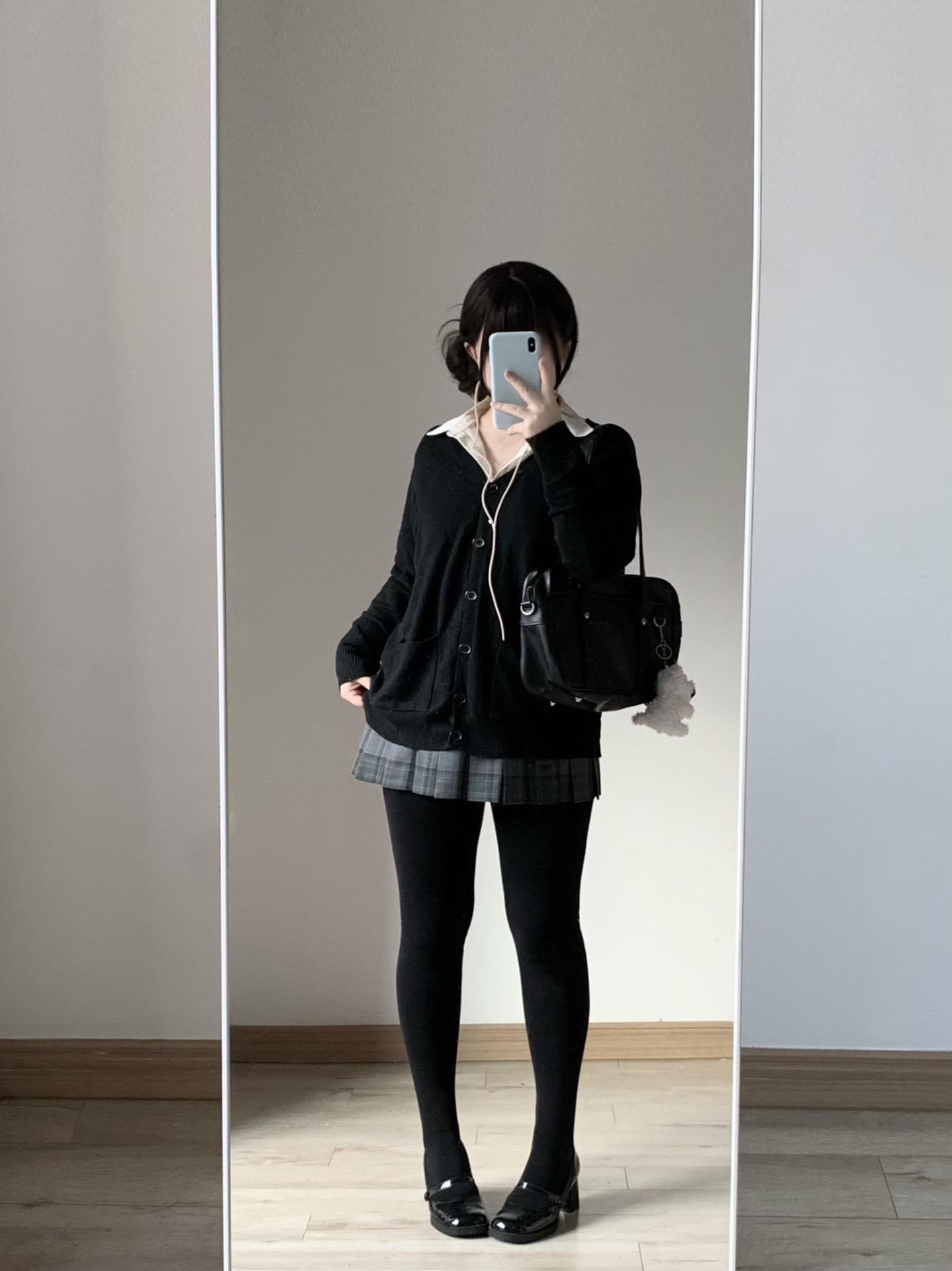 微胖秋冬黑色jk不露腿穿搭🐈‍⬛好可爱。