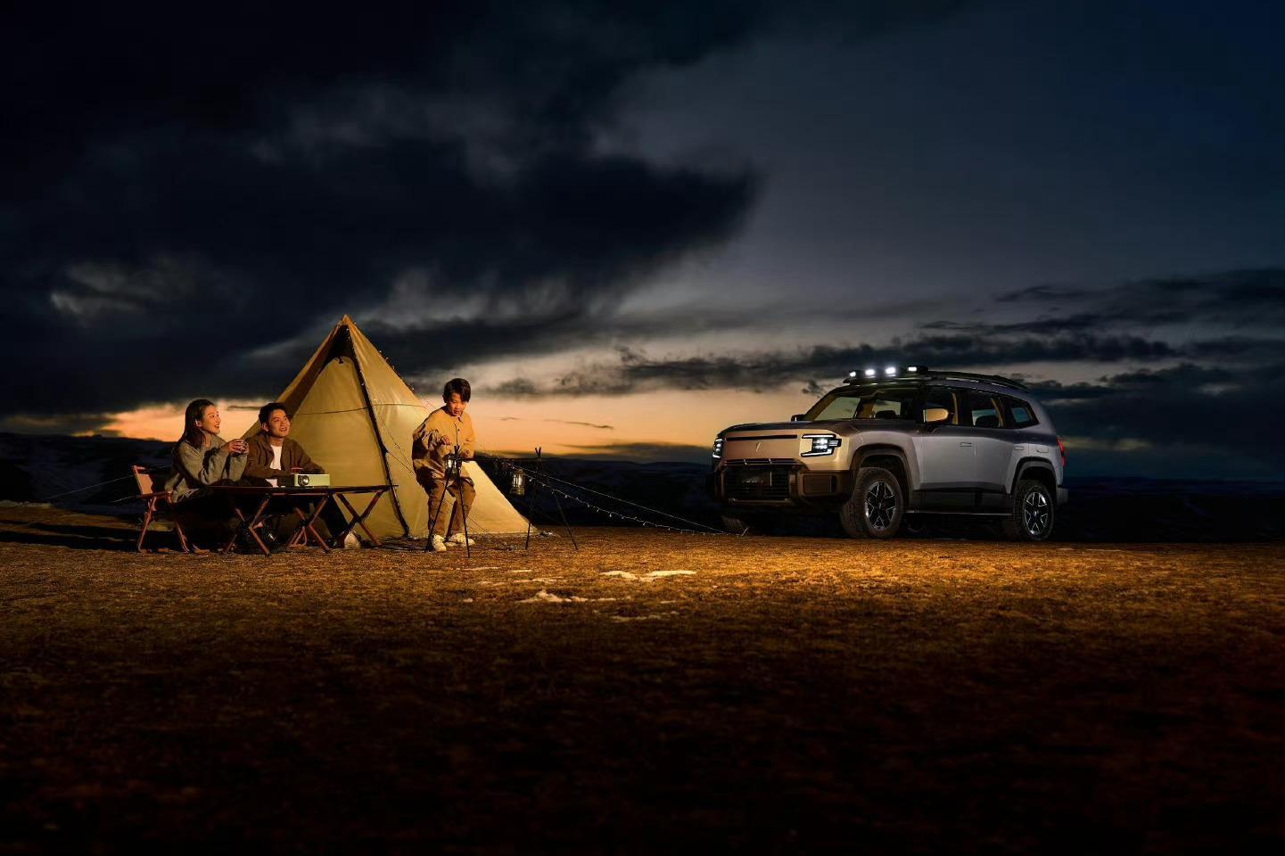 #深蓝G318上市17.59万元起#最近几年的标杆车型，我觉得坦克300和理想L