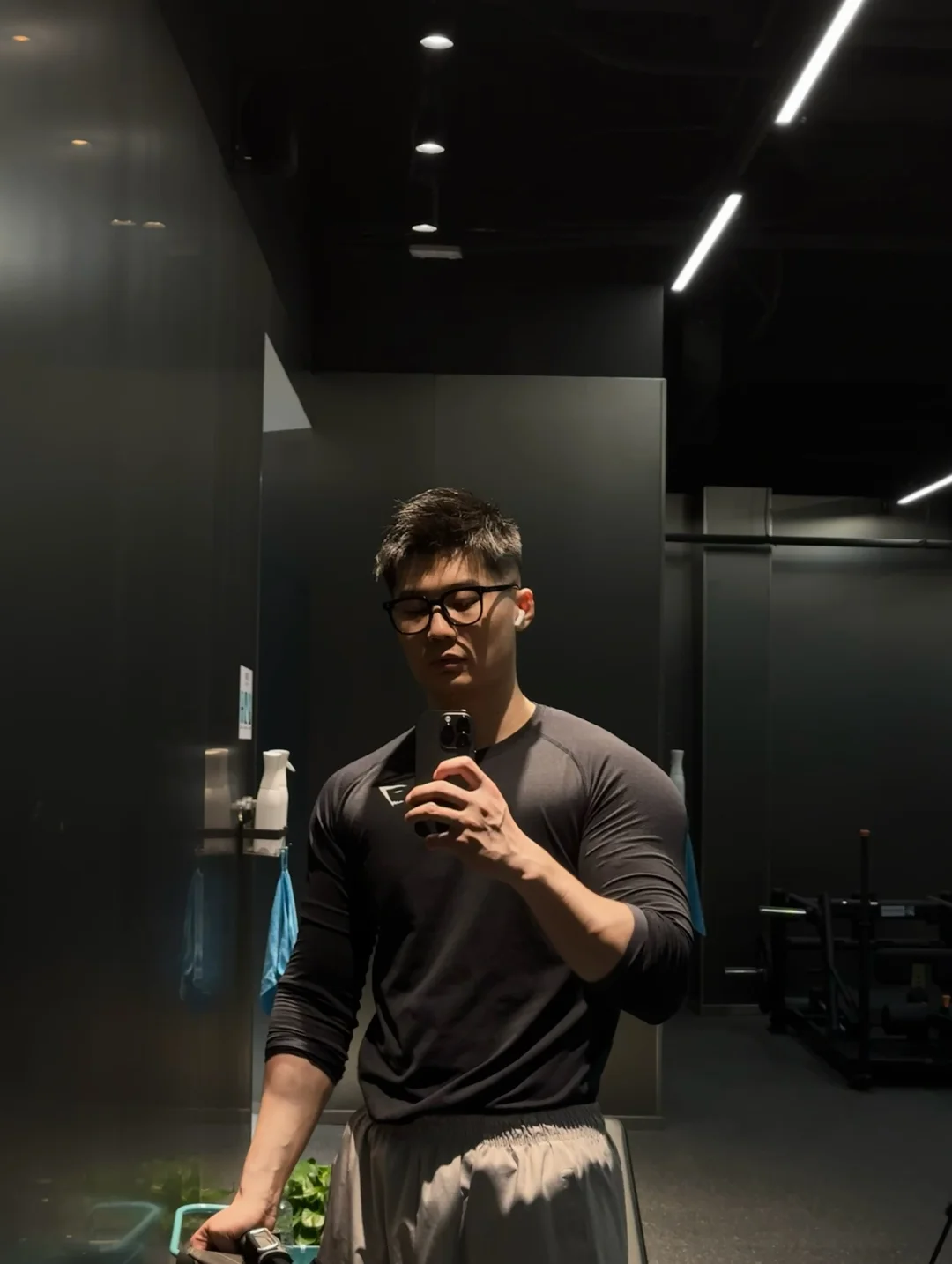 身高188 体重90kg