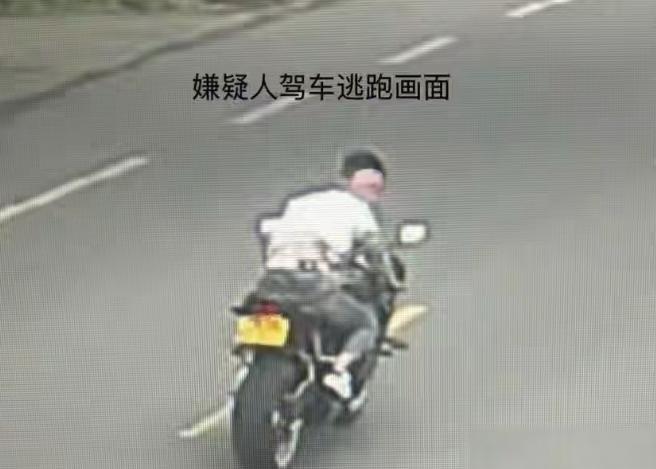 湖北武汉，一男子将价值2.3万元的摩托车挂网上卖，没想到当天就迎来了所谓的爽快看