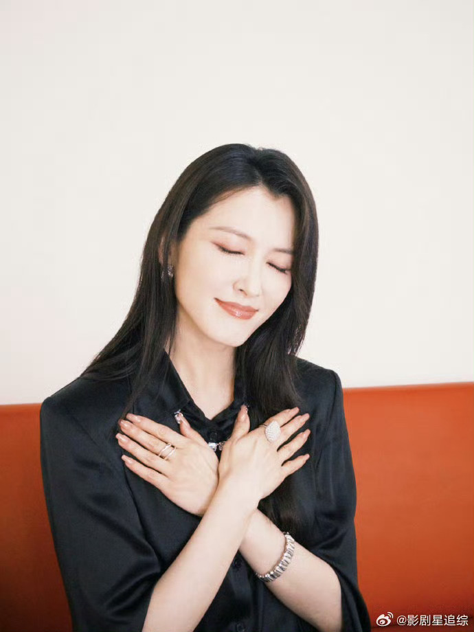 徐洁儿回应没有人亮灯洁儿姐姐轮空我真的意难平！明明实力这么强，创作跳舞样样行，下