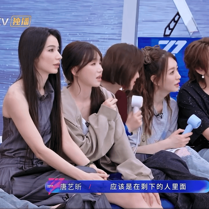 李小冉 能不能别次次黑幕李小冉对自己的人气真的一无所知啊！选队长前疯狂劝退大家别