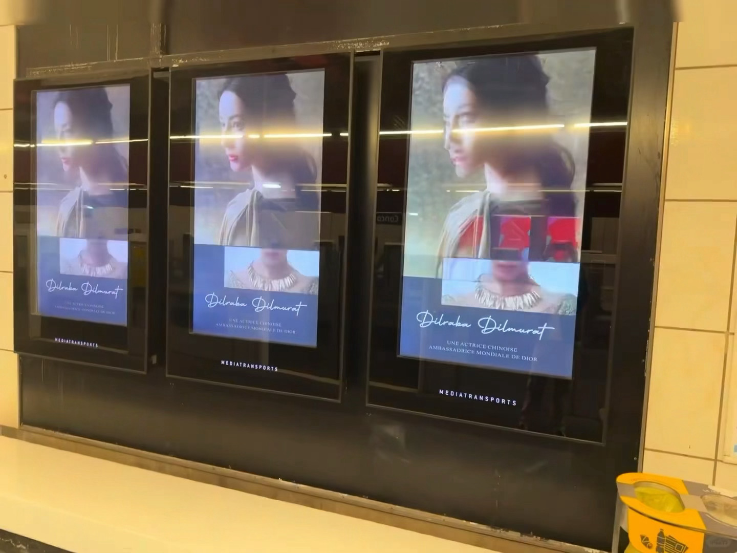 迪丽热巴粉丝巴黎时装周应援滚动屏循环播放，特别时尚，很漂亮❗️