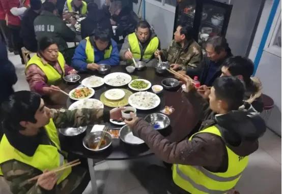 诚信为先，我是1名工地的工程承包商，由于第二期进度款200万一直没下来，搞了10