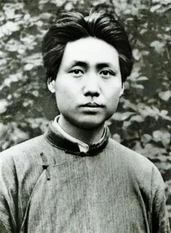历史上的今日  1920年１ ２ 月 ２ 日 　 到 张 文 亮 处 ， 商 讨