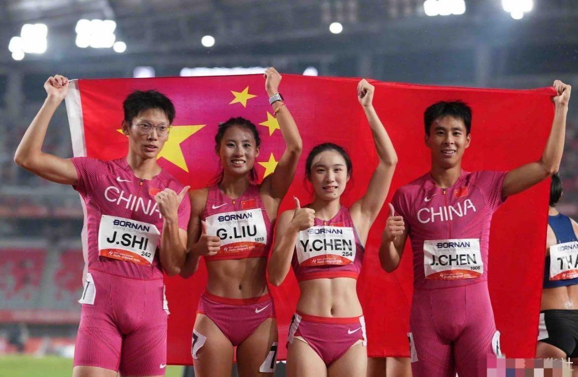昨天晚上，名古屋亚运会田径混合4*100米接力决赛，由陈妤颉、刘国怡、陈锦丰、施
