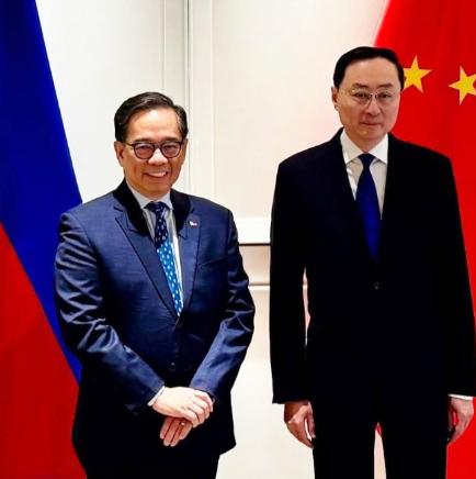 中国和菲律宾谈妥了。
 
当地时间3月28日，中国和菲律宾举行了对话，而重点便是