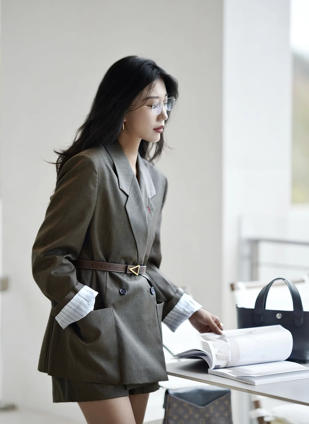 褪去目光的锋利，却拾获看世界的从容