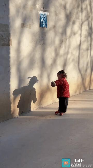 女人一定要生个孩子，不是为了传宗接代，是为了这两种人生
 
女人，一定要生个孩子