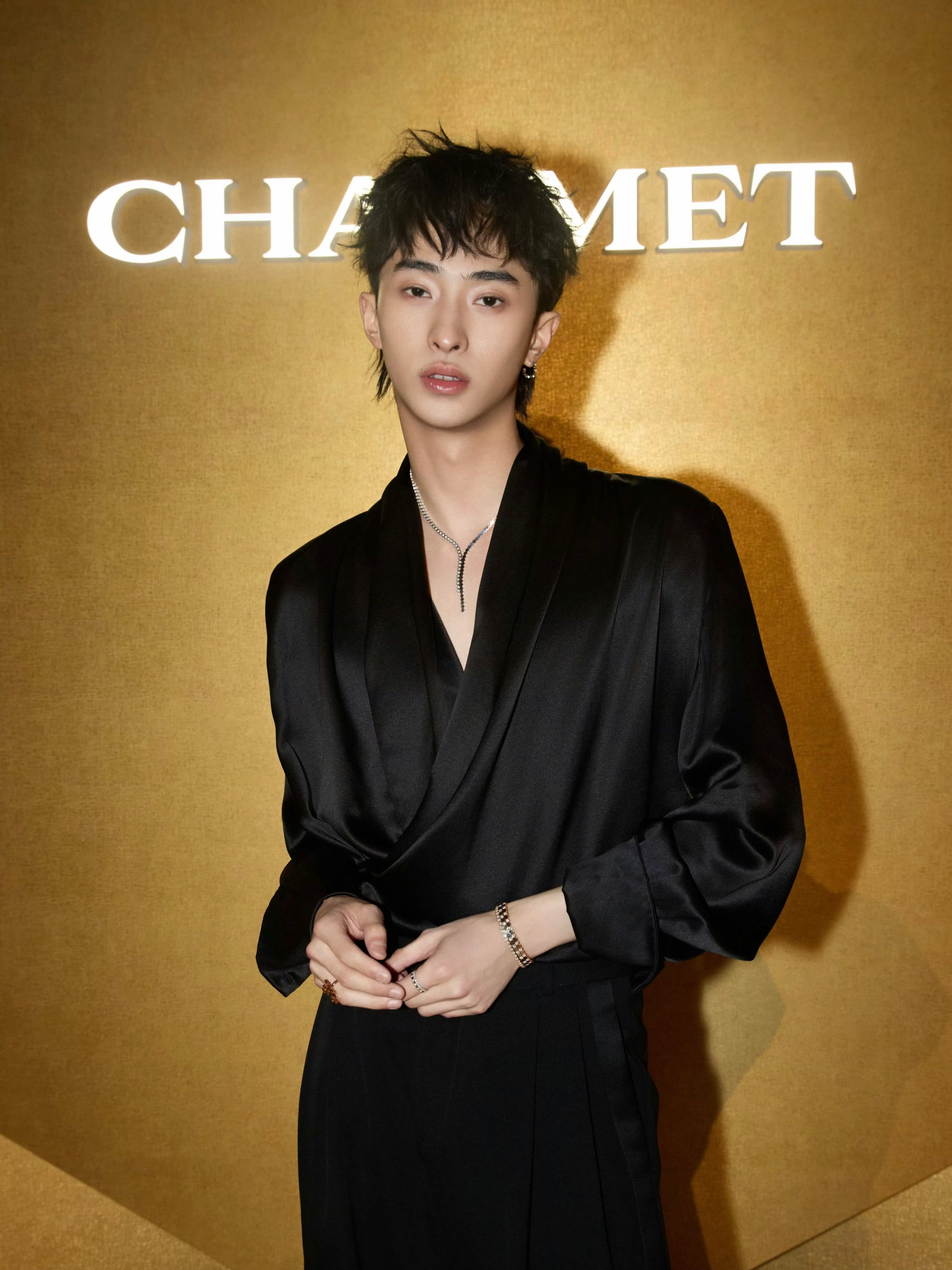CHAUMET品牌大使于适、品牌大使文淇，音乐人、青年艺术家恩利与中国独立摇滚乐