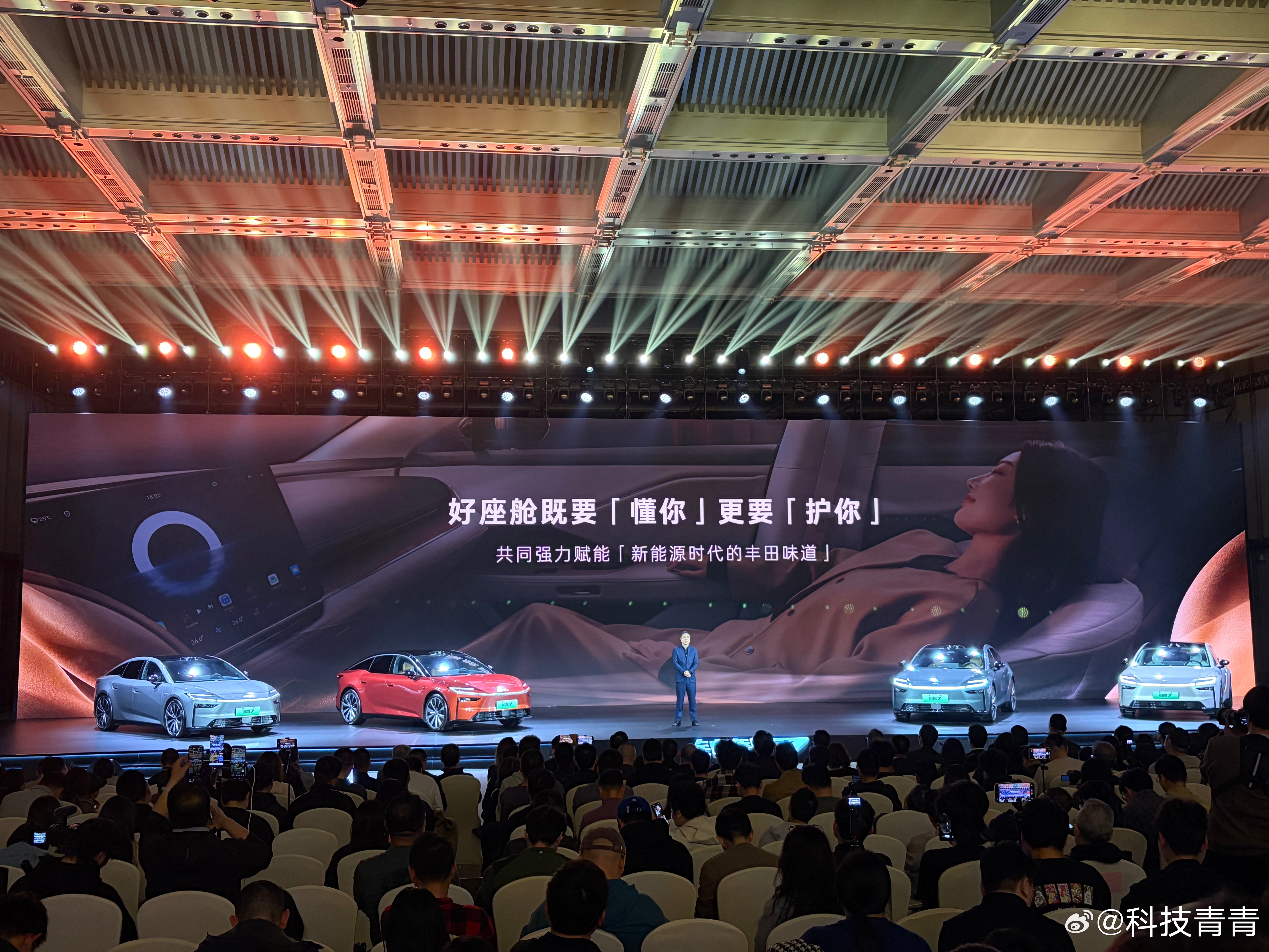 看铂智7发布会，人在慌乱的状态下根本没有时间给你浪费在屏幕上找按钮，那个时候你的