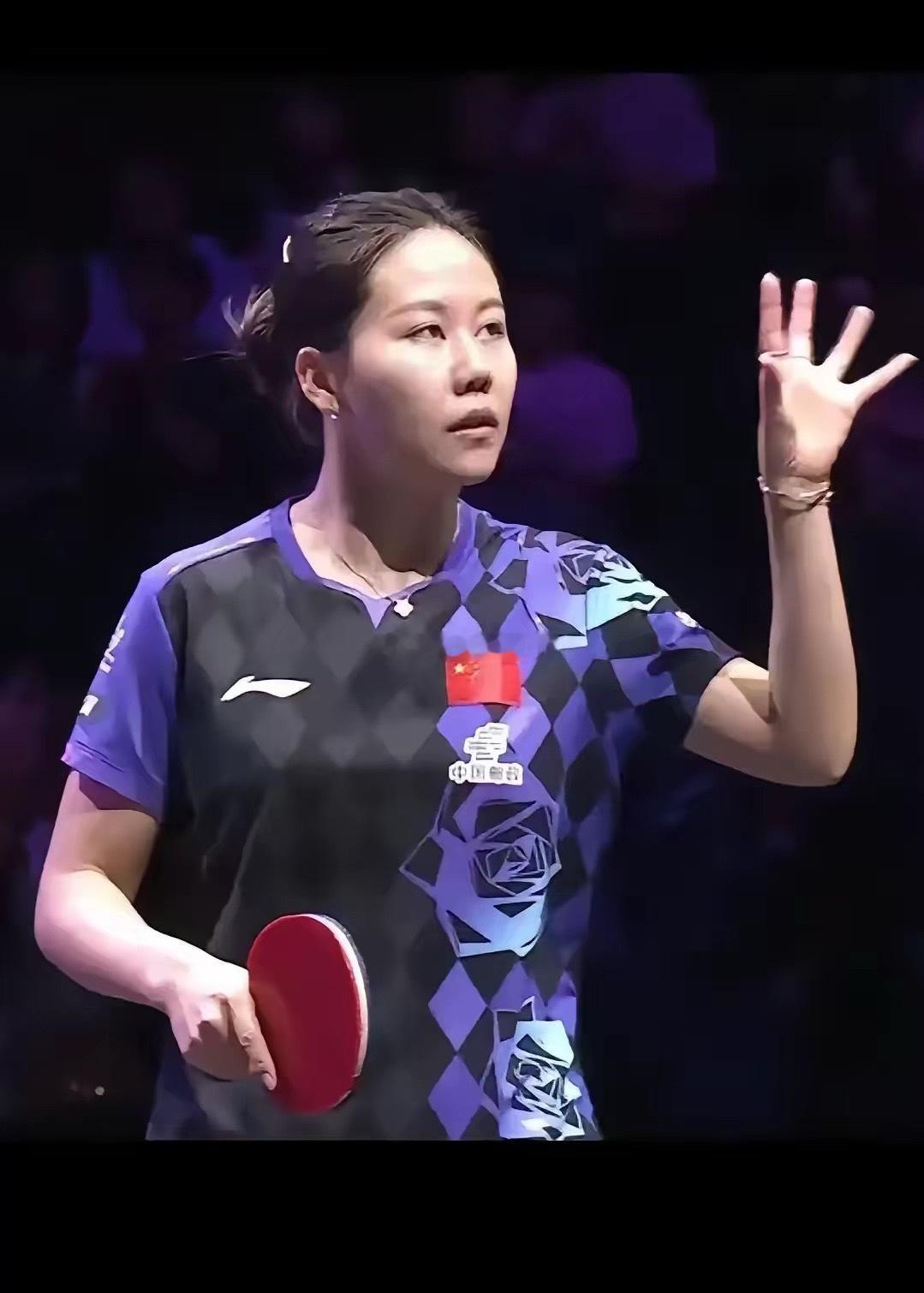 莎莎得知，张本美和获得了冠军，很坦然，也很不是滋味。莎莎很自信，也很委婉的说："