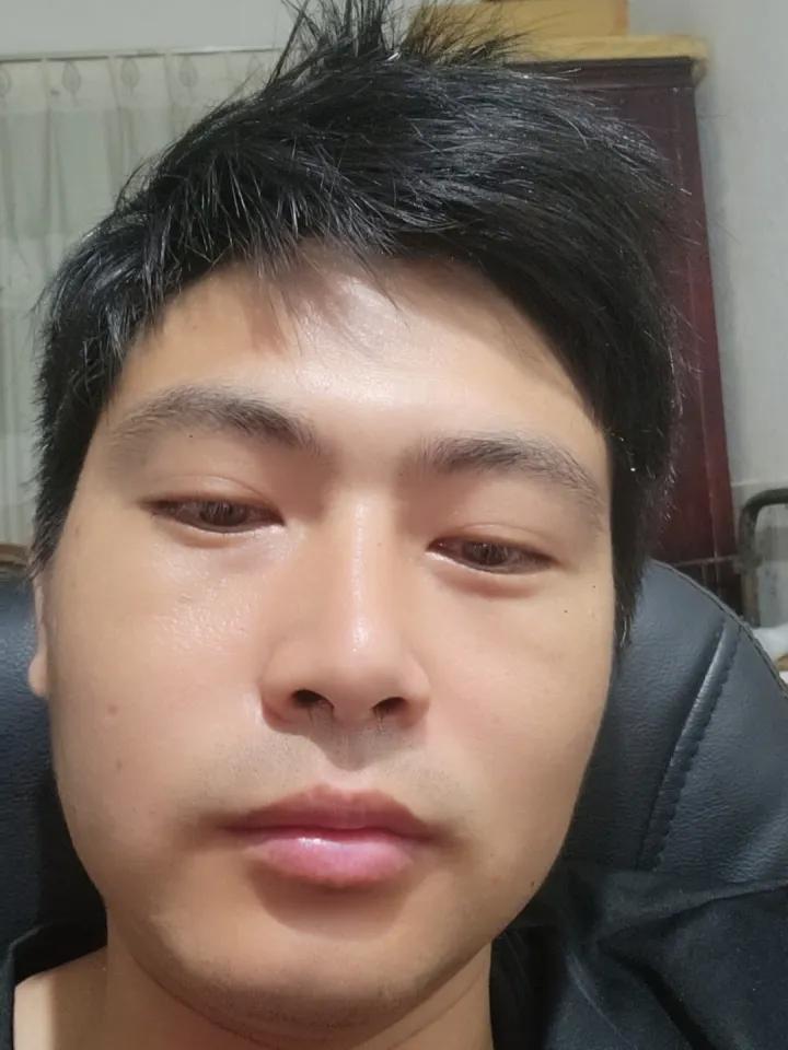 很多粉丝都在担心我养不起车，这里跟大家说一声，大家不用操心啦～
我买的是电车，只