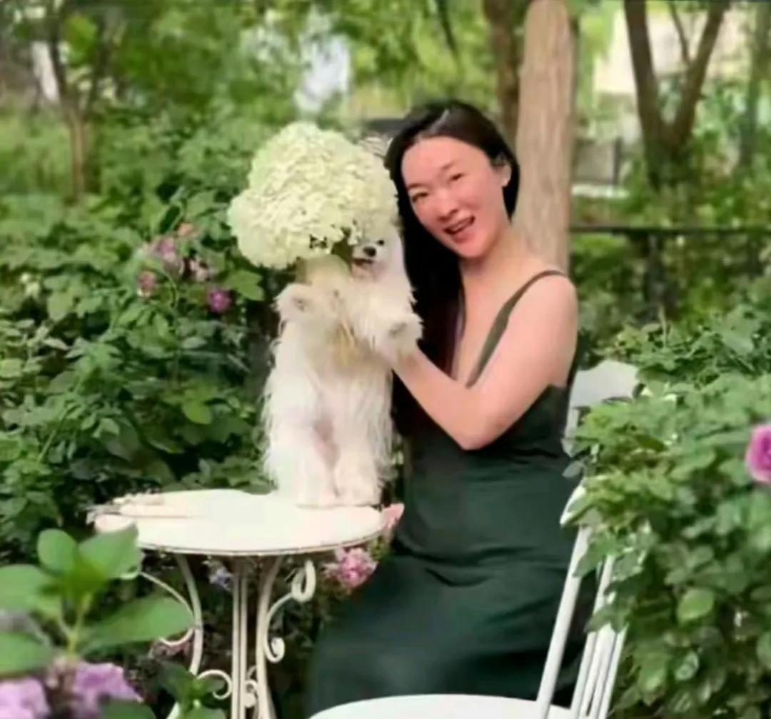 霍思燕富态身材被嘲接不到戏，却不知她早就是亿万富婆了！
爸爸去哪嗯哼因为可爱备受