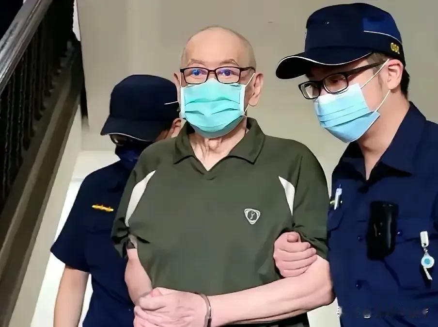 台当局简直太过分了！81岁高龄的台退役中将高安国，仅仅因为发表《致台湾将士》宣传