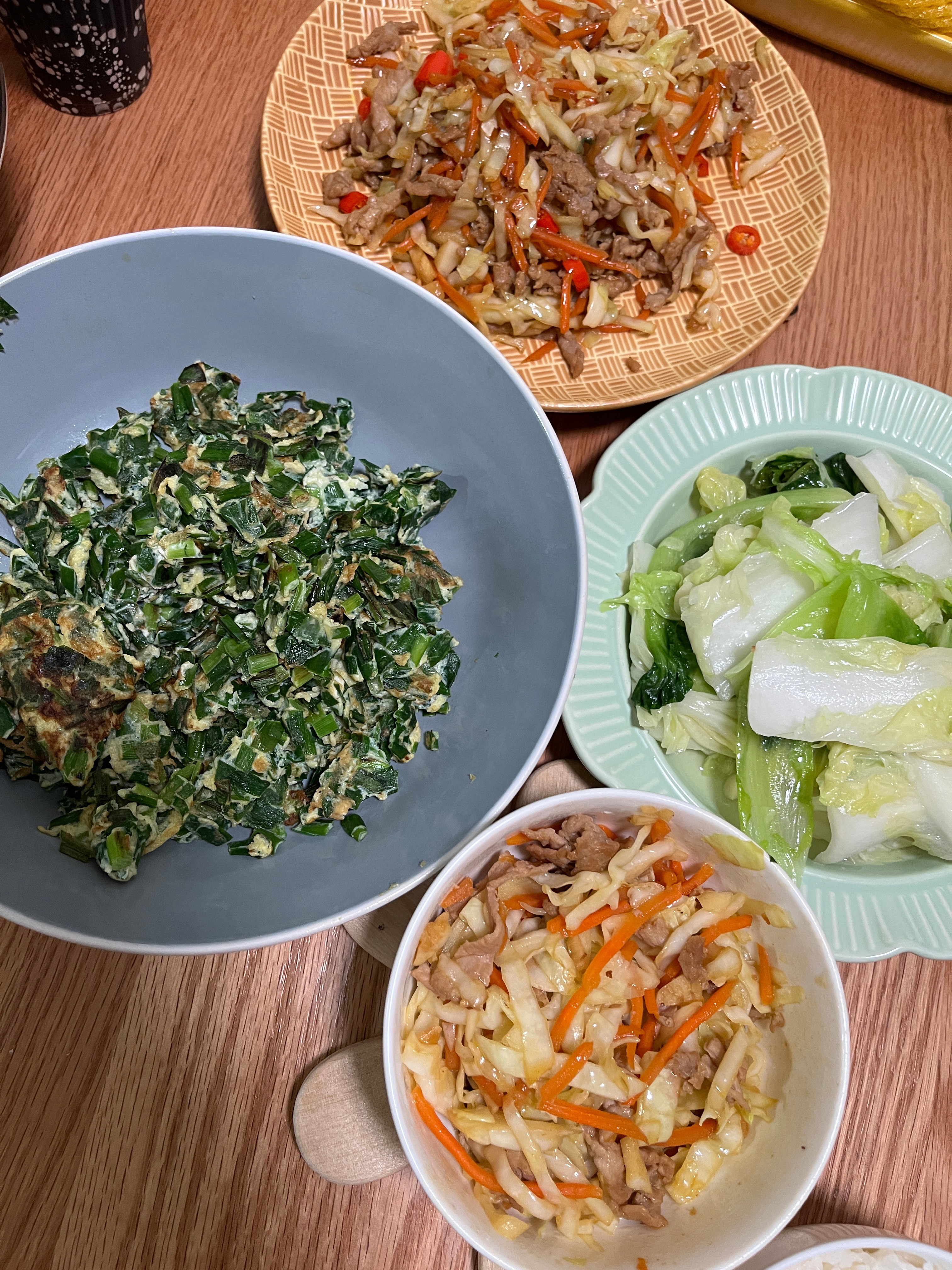 视频发完，我每条bs的🌙只有几十几百[摊手]。昨天的晚饭和今天的早饭。其实这些