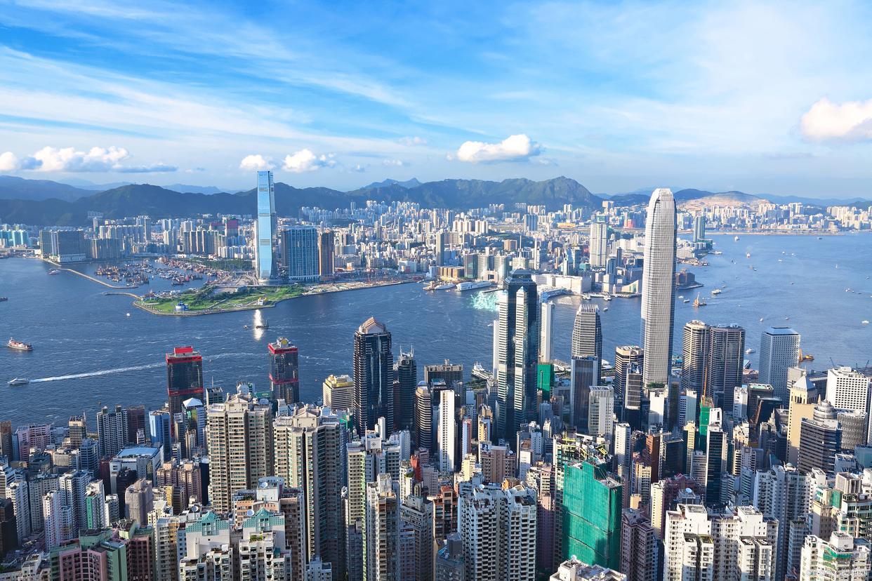 【中国香港首次超越瑞士，成全球最大跨境财富管理中心】
        中国香港首