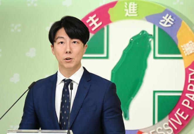 对于郑丽文当选国民党主席，民进党的态度来了。民进党发言人吴峥于18日晚间表示，民