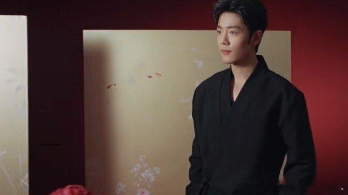 花鸟屏风下的肖战肖战黑色新中式交领西装 肖战 