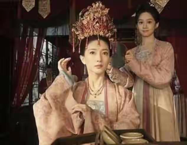 不被宠爱的曹皇后，如何用28年活成宋仁宗不敢动的定海神针
 

 
曹皇后身居后