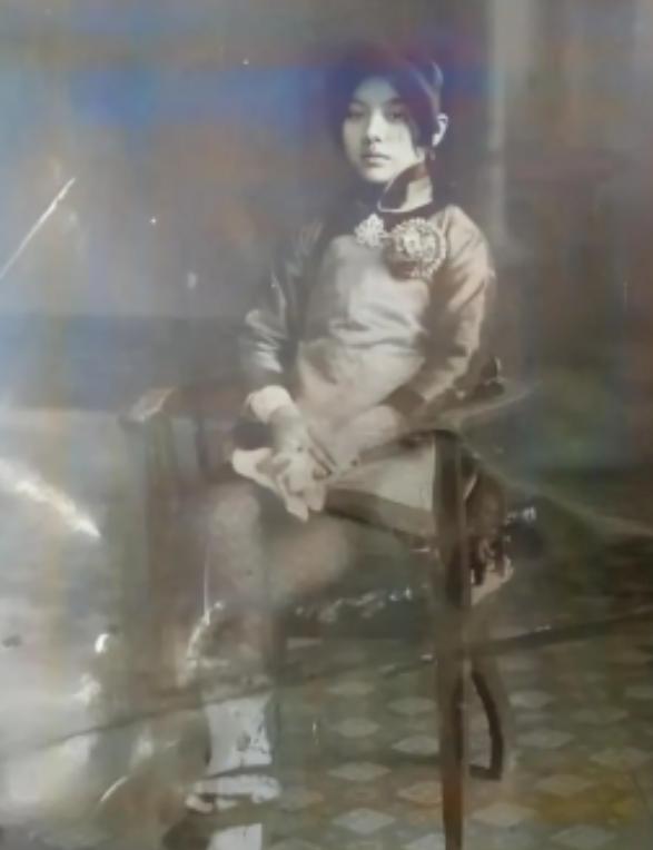 “想和我睡觉吗？不难，我一不要钱，二不要金银，只要一个鬼子脑壳和鬼子帽子，即可睡