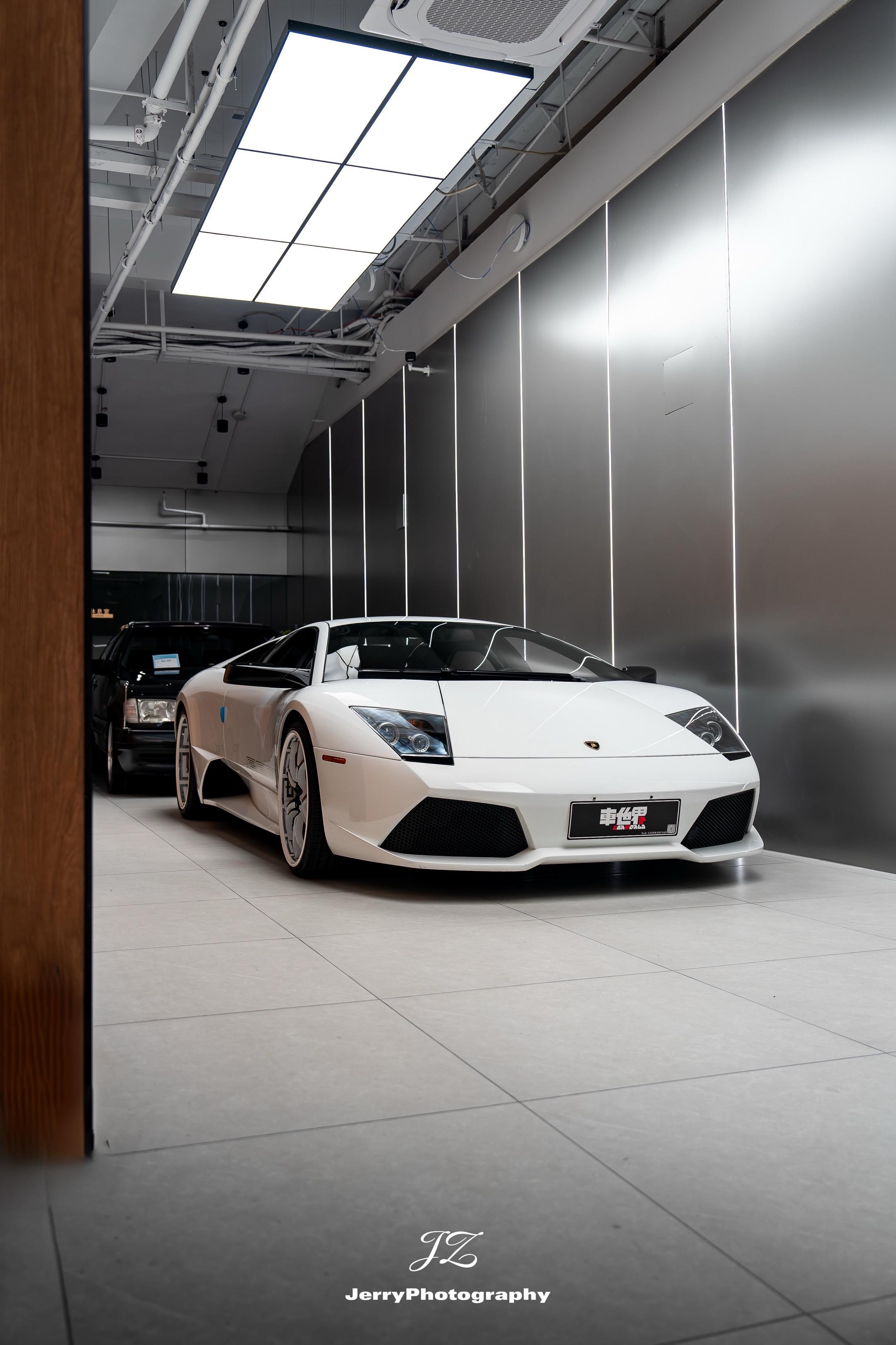 VERSACE Edition！范思哲遇上兰博基尼，两种意大利艺术结合在一起！