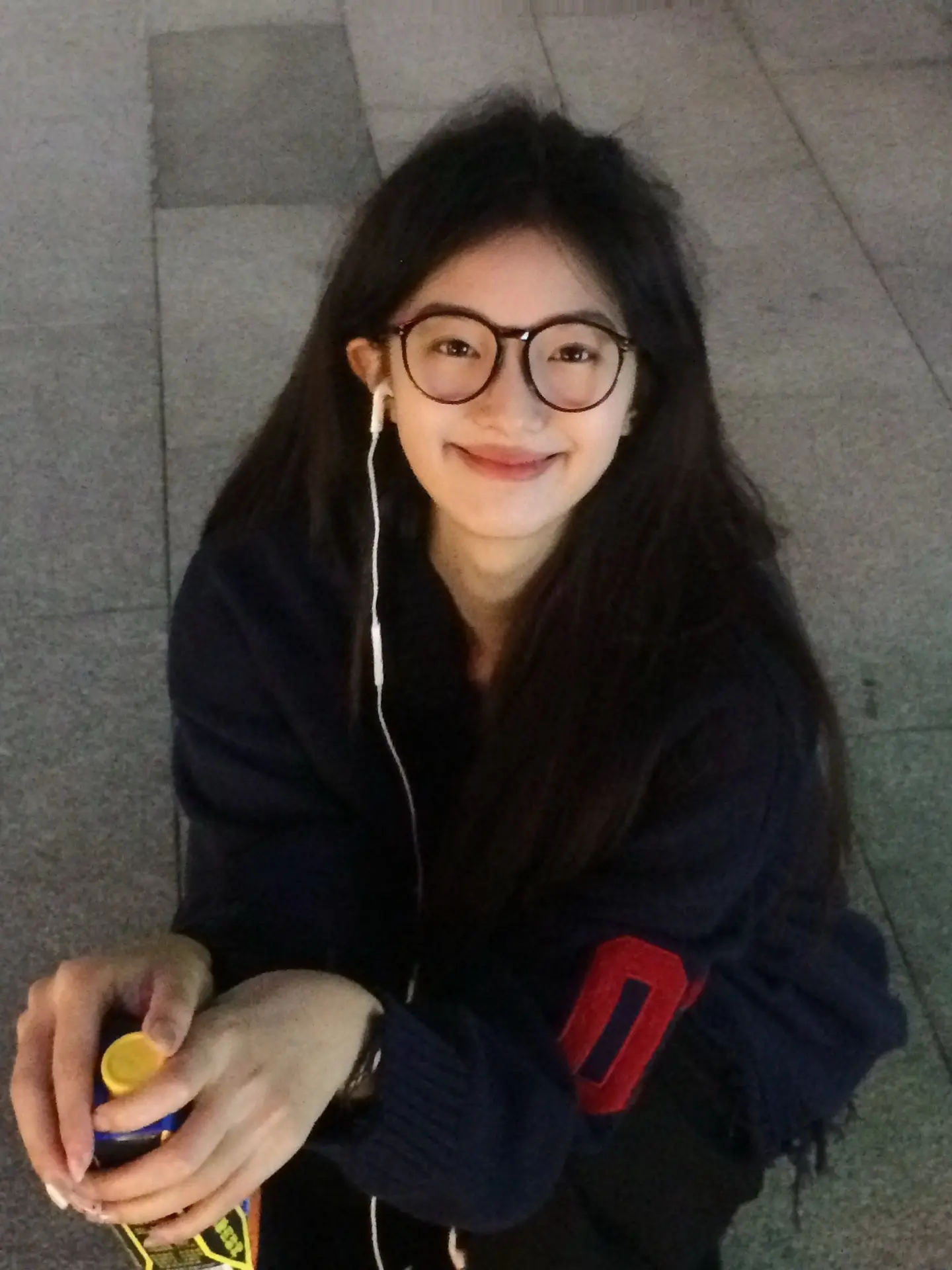 曾经多少个牵肠拉扯不舍夜晚 到现在热情褪成陌路的感叹
