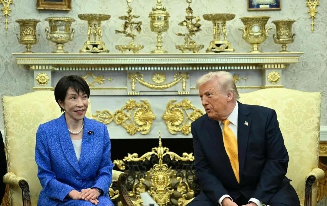 特朗普：没有谁比日本更懂“偷袭” ，高市早苗表情亮了

高市早苗嘲笑拜登照片