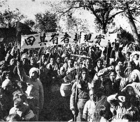 武汉“当年今日”——3月5日

1951年3月5日、6日，市郊塔子、兴隆乡为土地