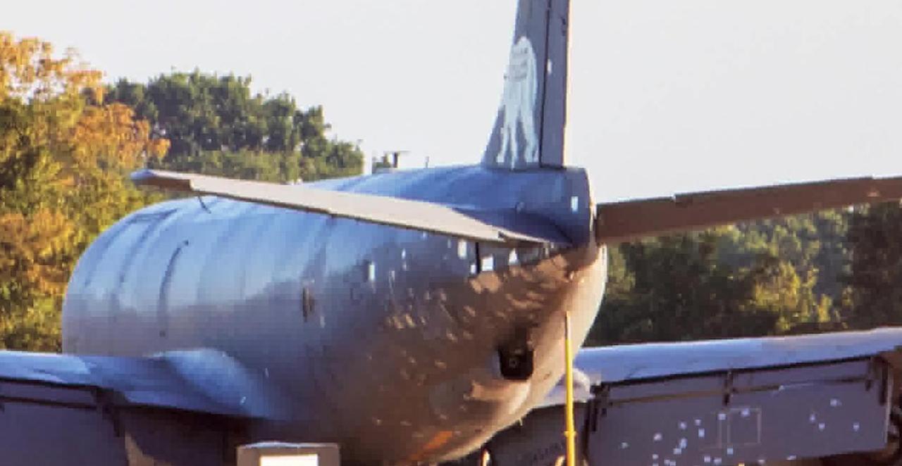 一架浑身弹孔的 KC-135，曝光了美军在美伊冲突中的真实代价

美军KC-13