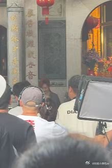 孙俪原地逃离官宣海报孙俪原地逃离红发海报 一张海报尽显人物困境，孙俪红发吸睛却神