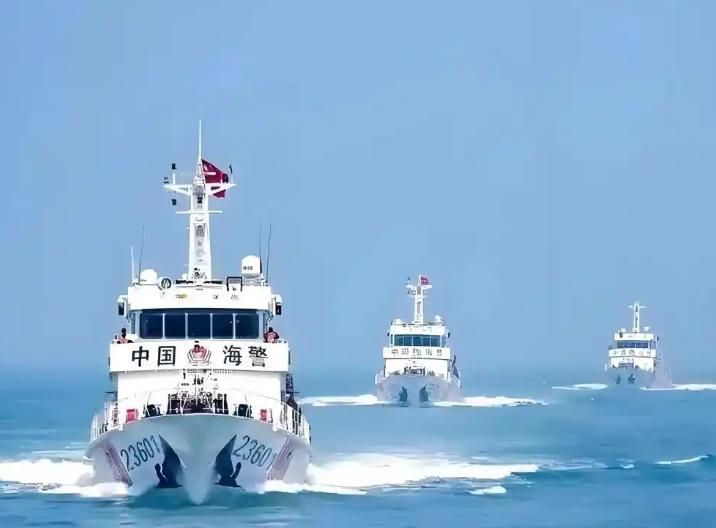 一位美籍华人表示，中国人不要高看自己了，连菲律宾这种小国，都敢针对你们，而你们只