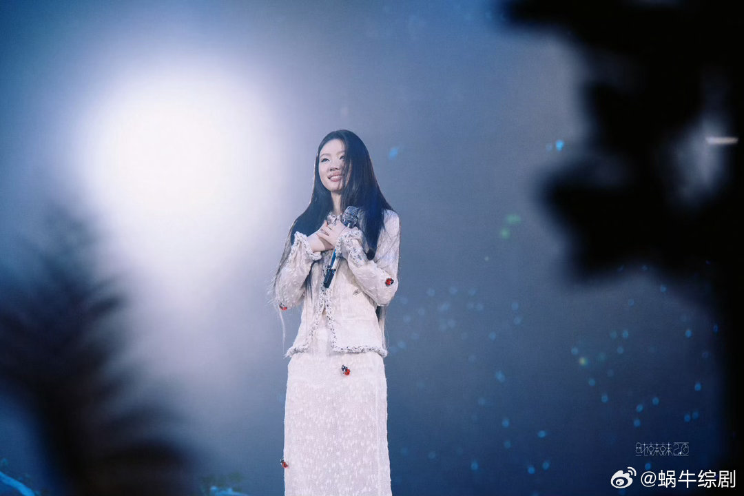 单依纯用粤语欢迎大家登陆蛋岛单依纯说粤语完全妹宝 单依纯说粤语的样子也太乖了吧！