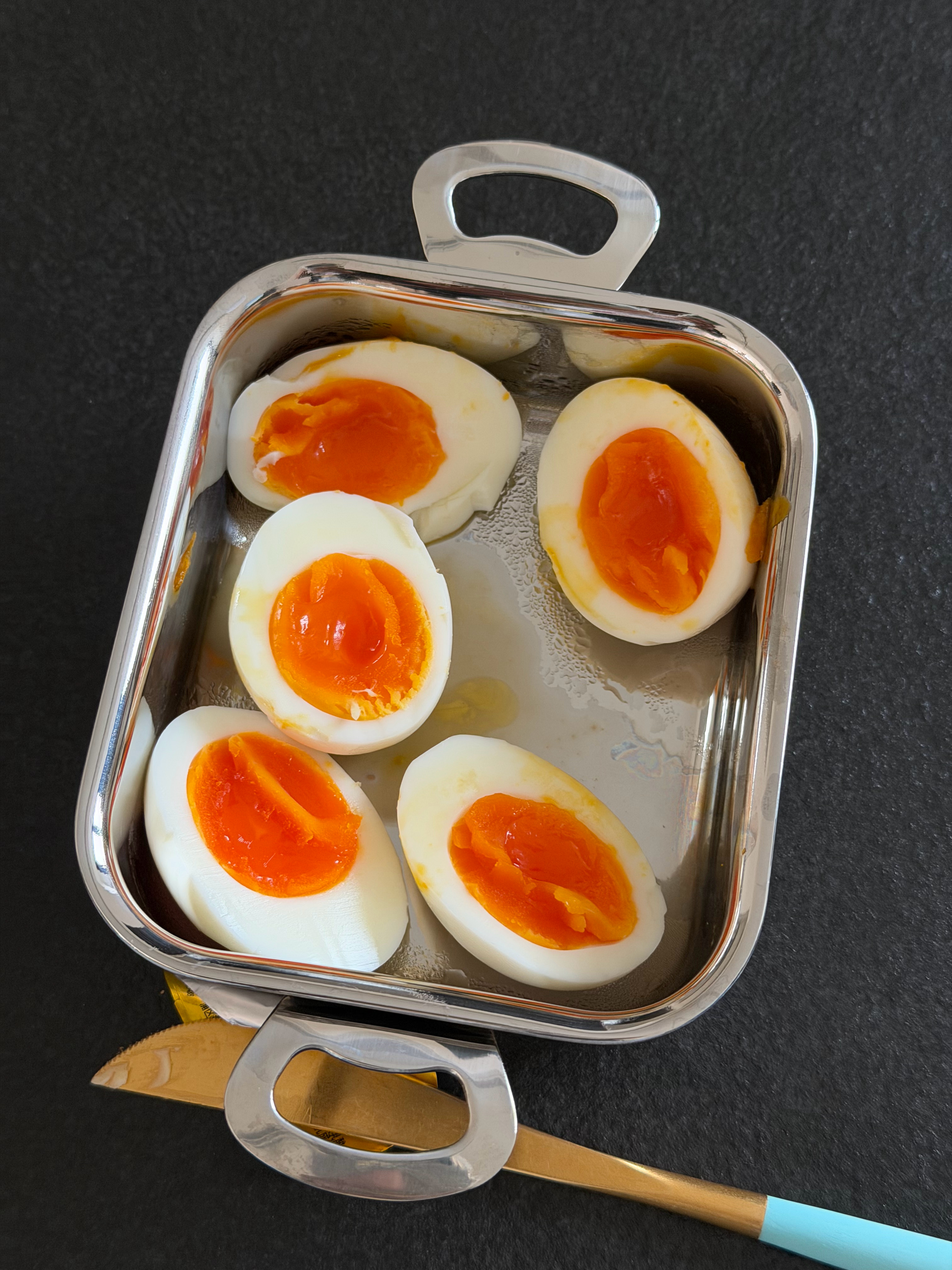 早上的溏心蛋不错方老师煮的，比我在山姆买的溏心蛋好吃 