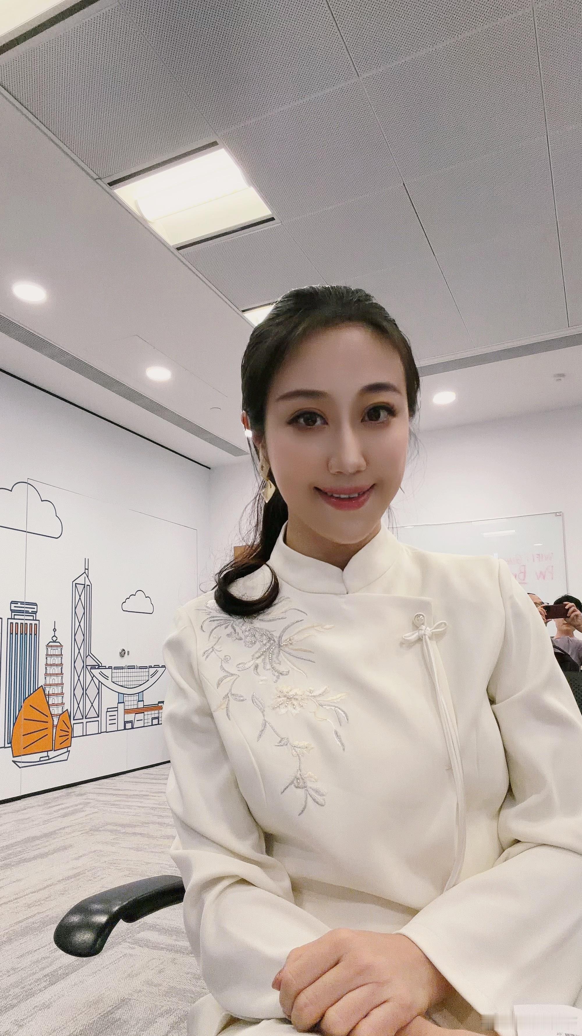 突然理解了一生爱出片的女人每一个今天都是当下最青春自己的样子了呀，珍惜每一天，记