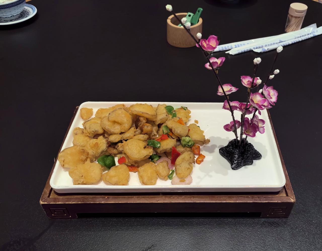 【热评】优质农产品是怎样炼成的
“粉色蓝莓”炒到400元一斤
 
近日，“粉色蓝