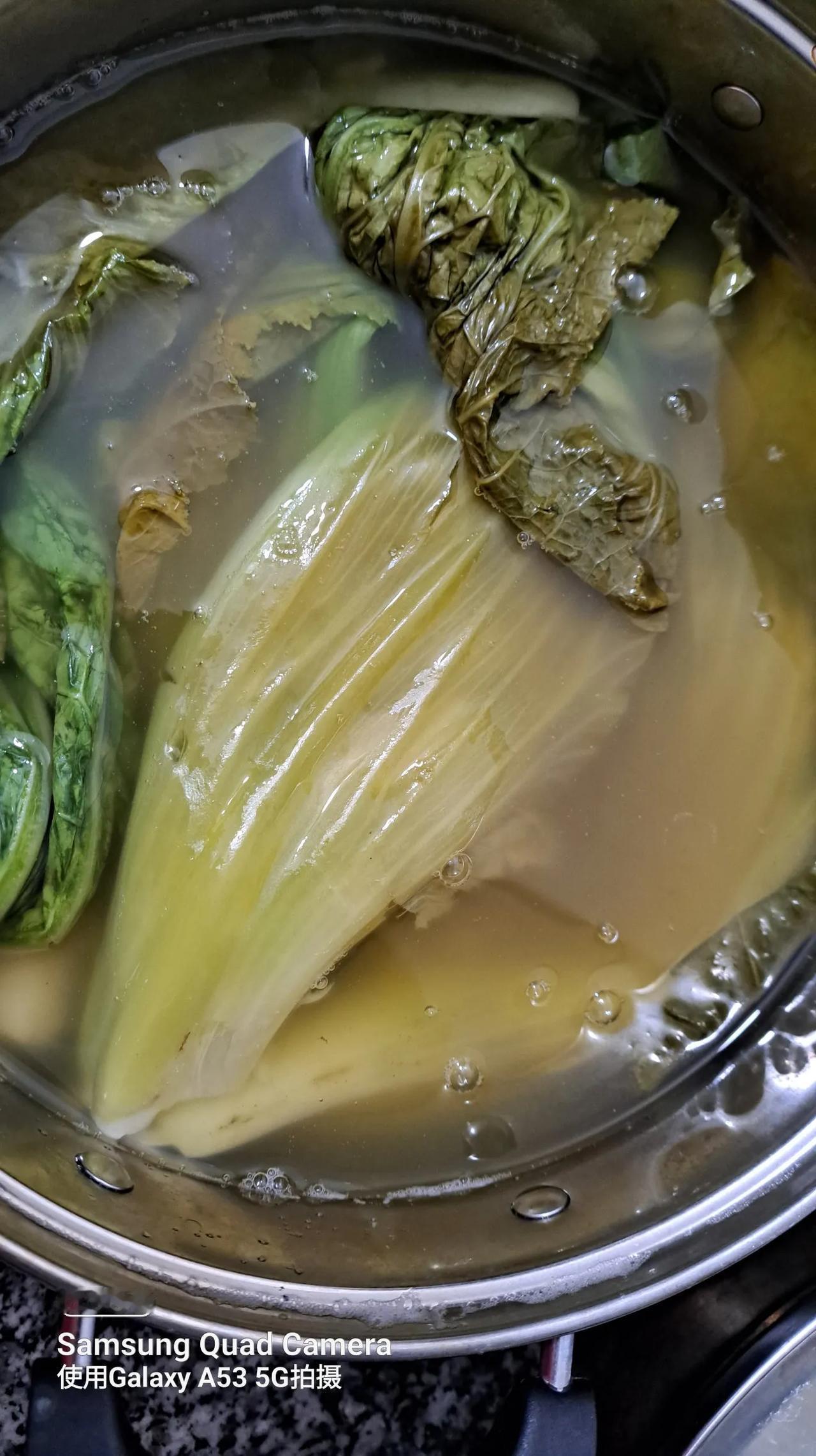 冬天了，做个酸菜吃炒饭、吃酸菜米豆汤、吃酸菜豆腐鱼、吃凉拌酸菜折耳根、吃蘸水酸菜