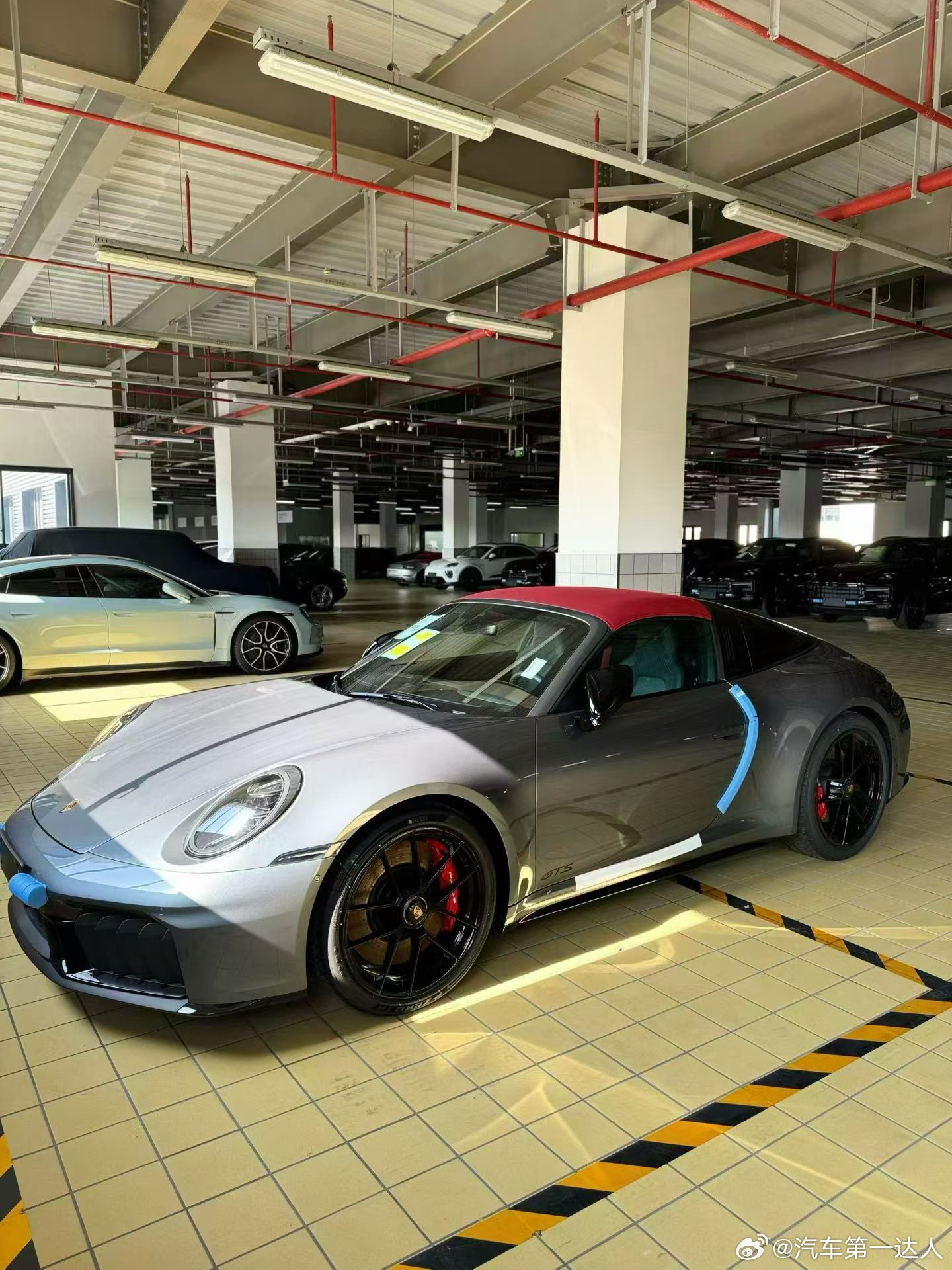 保时捷 911 Targa 4 GTS，26款，高定版配色，特殊配置 