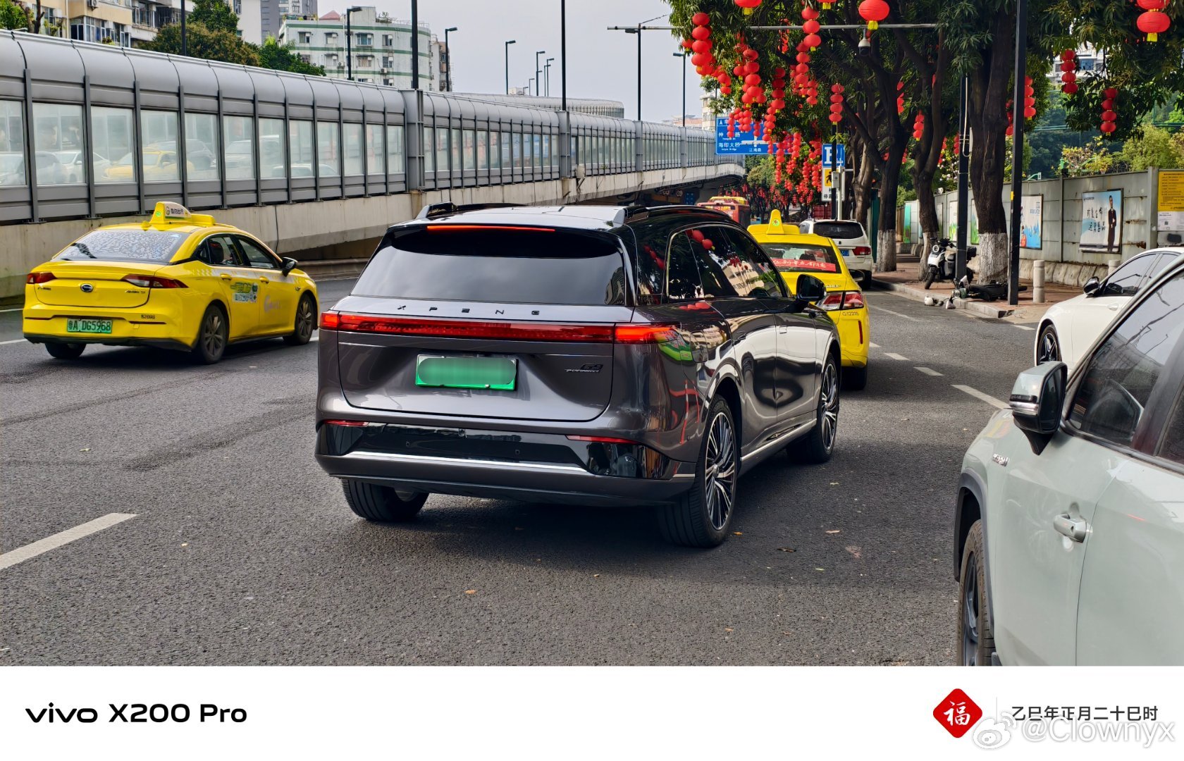 小鹏汽车[超话]  早上好呀！鹏友们！开工第一天，元气满满！ 小鹏g9  换了新