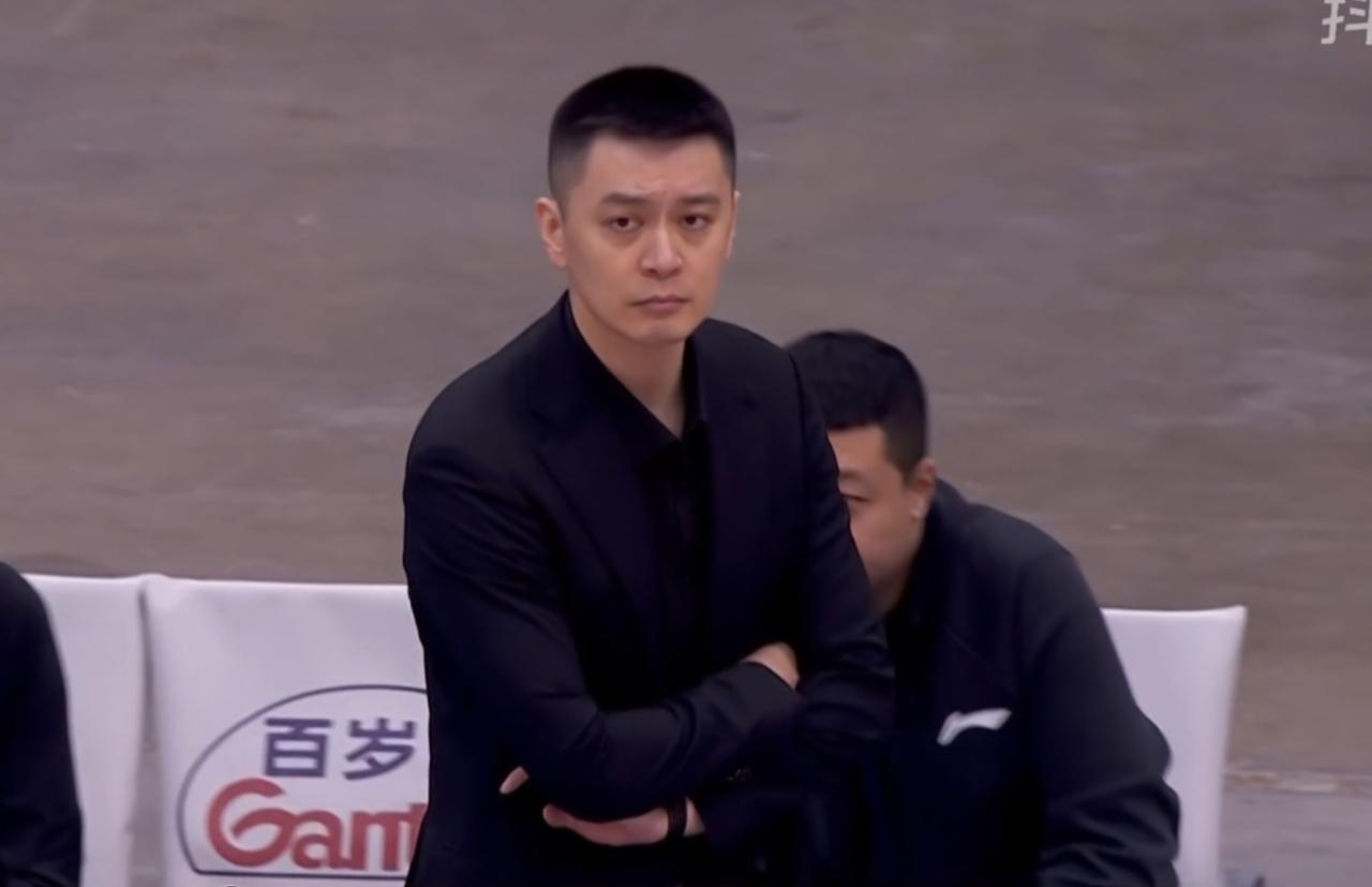 昨晚辽宁男篮赢球固然可喜，张陈治锋发挥得也可圈可点，但球迷们要有清醒的认识，我们