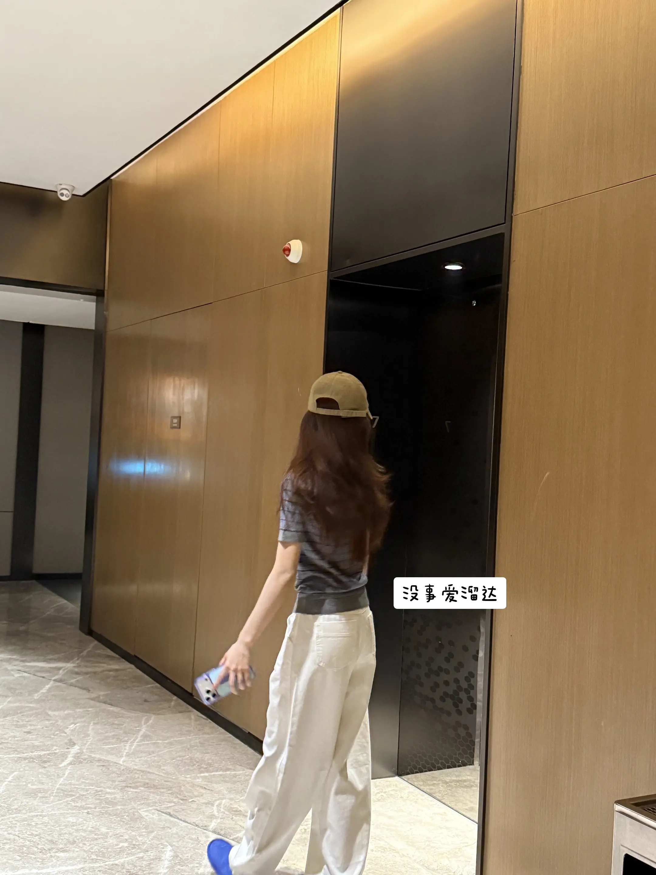 你傻傻的挺可爱的 等我统治地球后可以封你做我的仆人