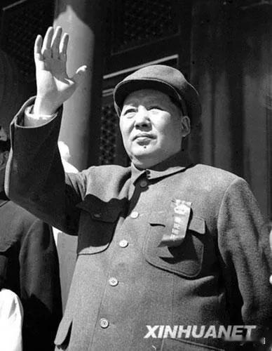 毛泽东与安眠药、维生素和葡萄糖的故事

毛泽东年轻时便注重锻炼，体魄一向强健，不
