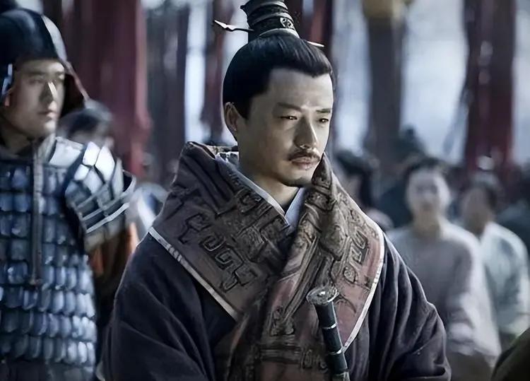 韩信被竹签戳死，萧何为何说“为国锄奸”？这4个字背后，藏着多少帝王心术的残酷！当