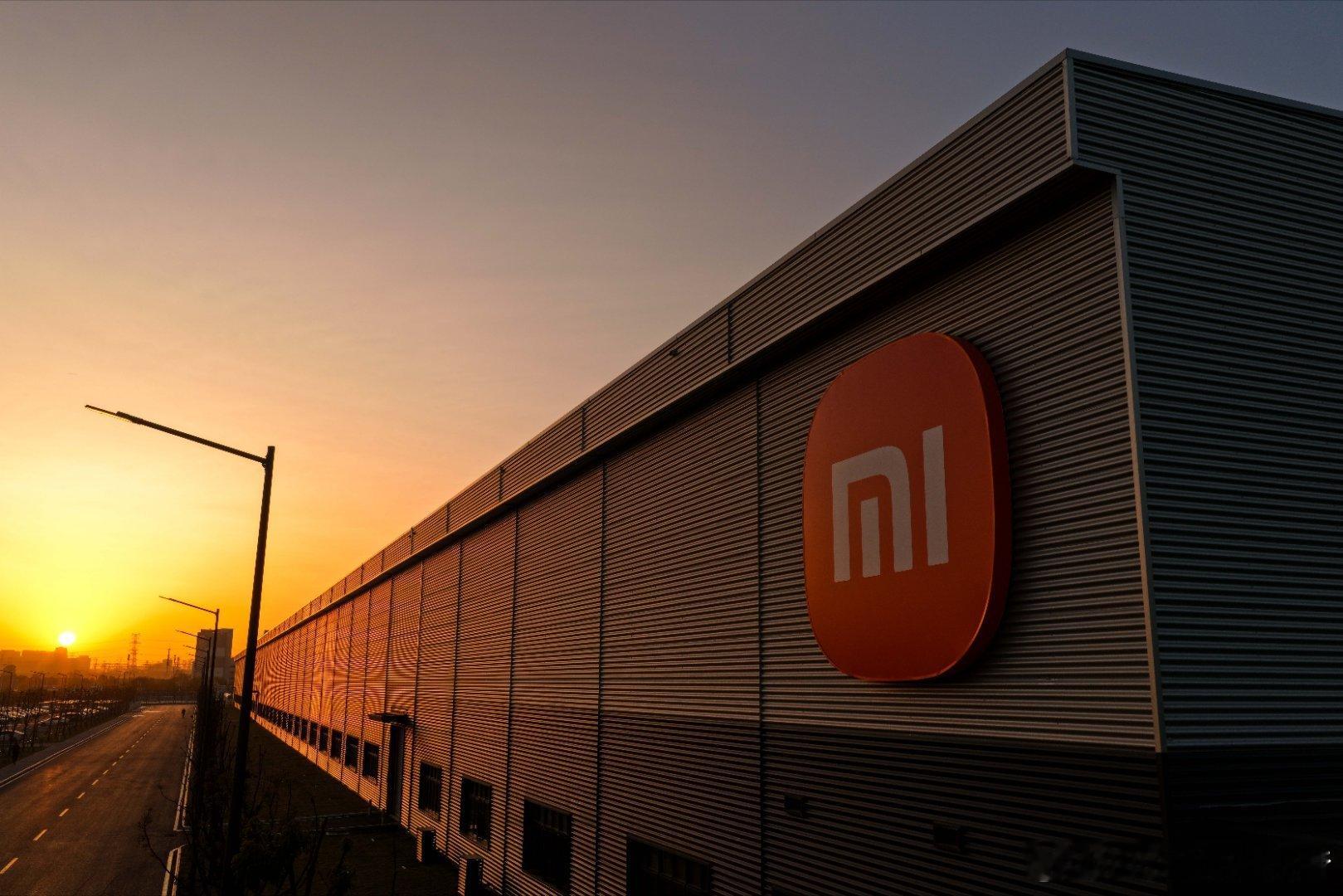 卢伟冰宣布小米将发布自产中央空调小米武汉家电工厂纯享版，感觉比某些车企自动化水平