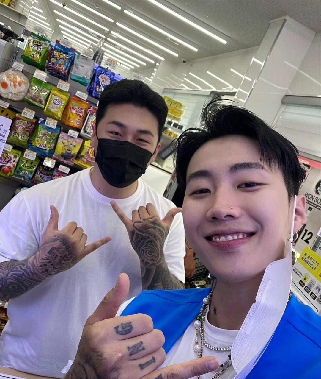 爆料高市早苗下台  
 
日本政坛爆出超级大瓜 首相高市早苗突然宣布要解散众议院