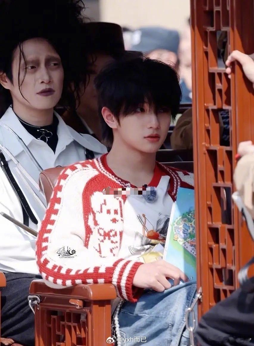 魏大勋粉丝综艺妆造维权，笑死 谁还记得大勋以前是搞笑艺人 